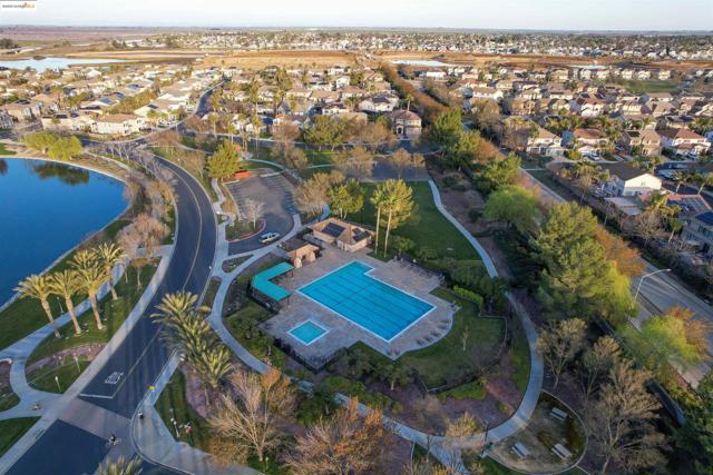 3438 Keystone Loop, Discovery Bay CA: https://media.crmls.org/mediaz/90c16ce8-b54a-44da-8909-d7aa41916b87.jpg