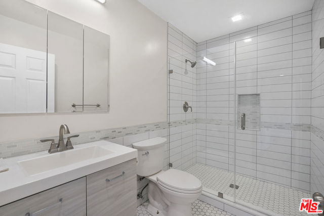 22014 Covello Street, Canoga Park CA: https://media.crmls.org/mediaz/90c20a21-dadf-4e33-97d3-b0ef51bffa79.jpg