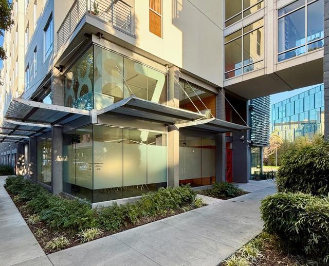 888 7th Street, San Francisco CA: https://media.crmls.org/mediaz/90c228db-782e-4b5b-89e6-d01d2059af5e.jpg