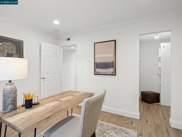 200 El Dorado Ave, Danville CA: https://media.crmls.org/mediaz/90c2a5f3-5eed-4431-b748-cbc8a16876c9.jpg