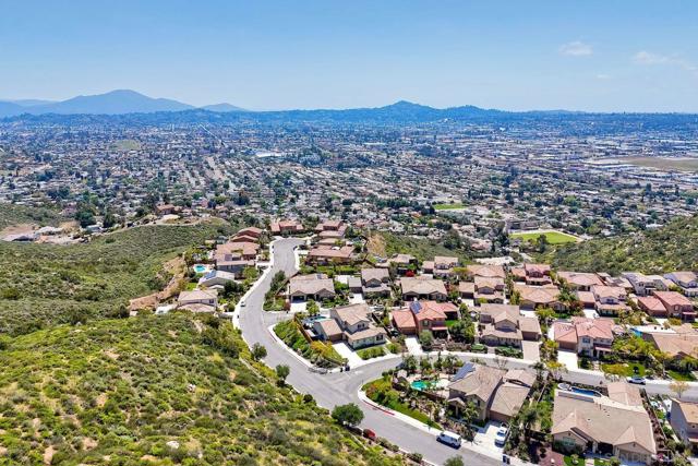 5324 Bella Vista St, Santee CA: https://media.crmls.org/mediaz/90c32438-cd81-4e97-ba03-179943dd3486.jpg