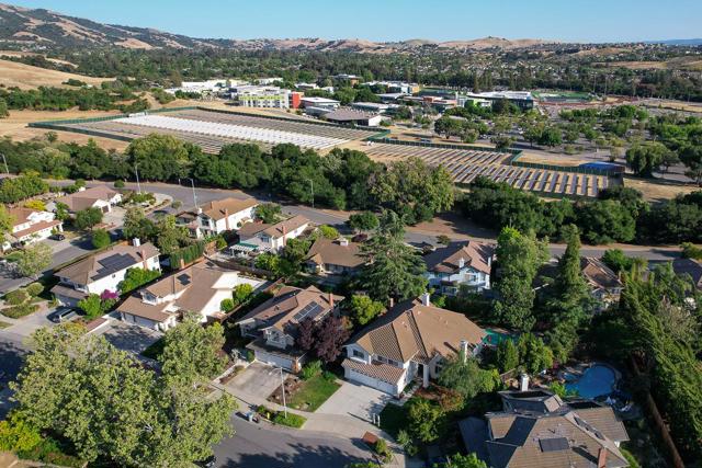 3239 Pinot Blanc Way, San Jose CA: https://media.crmls.org/mediaz/90c43bc1-607a-49b9-9743-4d5a4d17e394.jpg