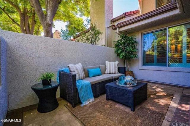 404 Via Colinas, Westlake Village CA: https://media.crmls.org/mediaz/90c59a69-978c-4341-bb52-96ebf7e627e6.jpg
