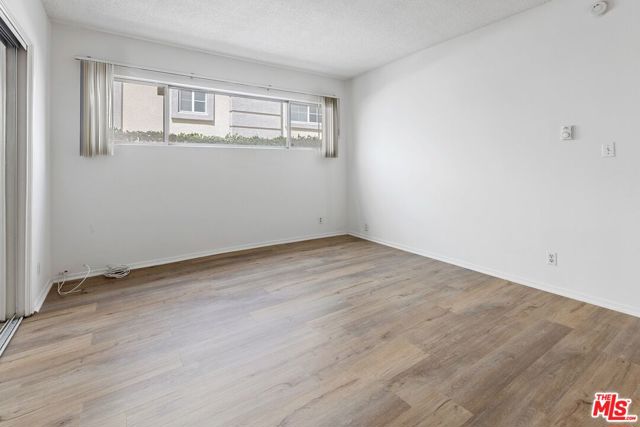 1852 Kelton Avenue, Los Angeles CA: https://media.crmls.org/mediaz/90c5ee80-18e1-4399-bffa-a185c8d42977.jpg
