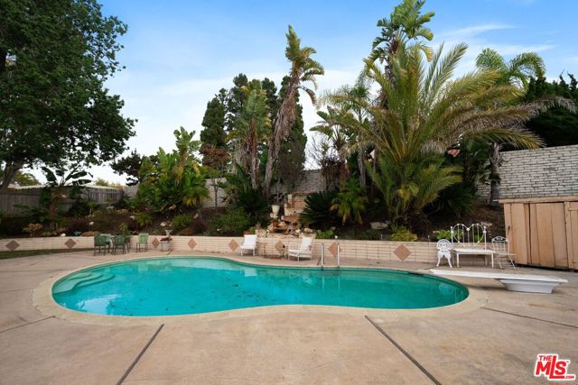 6847 Crest Road, Rancho Palos Verdes, California 90275, 4 Bedrooms Bedrooms, ,3 BathroomsBathrooms,Residential,Sold,Crest,25498791