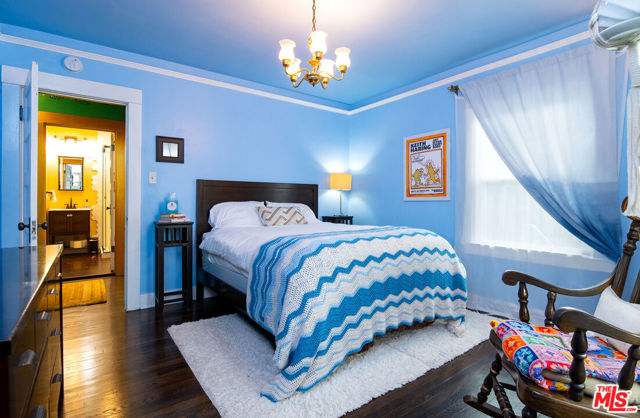 1872 W 38th Place, Los Angeles CA: https://media.crmls.org/mediaz/90c631ec-8420-41b1-bc5c-c78bf3d04f3a.jpg