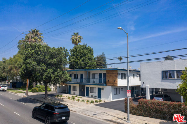 Image 13 of 52 For 15115 Victory Boulevard