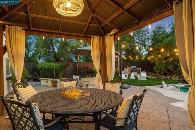492 Calico Ct, San Ramon CA: https://media.crmls.org/mediaz/90c68e10-7613-41f5-87f0-5511d3a9d718.jpg