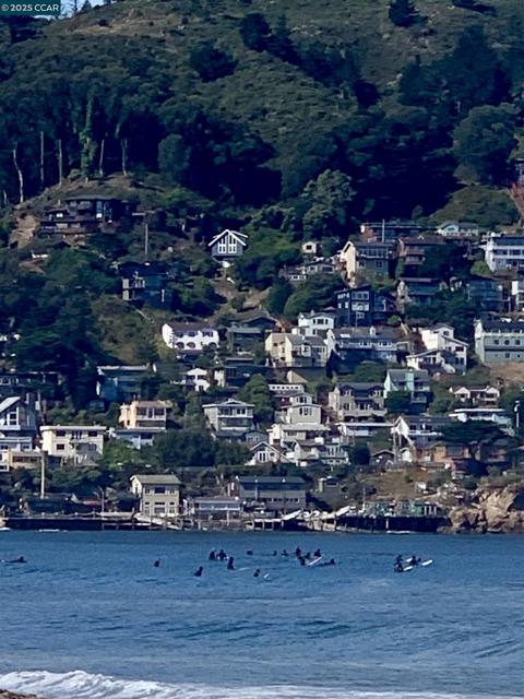 290 Olympian Way, Pacifica CA: https://media.crmls.org/mediaz/90c69173-dffc-4f46-a48c-0be7bdf6af53.jpg