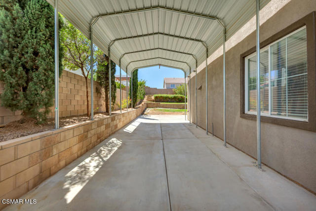 42333 Highland Court, Lancaster CA: https://media.crmls.org/mediaz/90c697a1-5fe3-4f86-bb3d-35792beef4de.jpg
