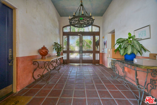 1414 N Harper Avenue, West Hollywood CA: https://media.crmls.org/mediaz/90c69c34-72d0-4030-a275-4676b8003eb1.jpg