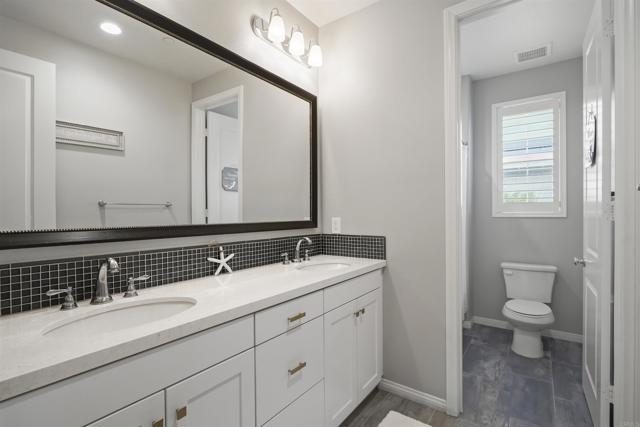 48 Clearwood Street, Fillmore CA: https://media.crmls.org/mediaz/90c7043a-8cf4-44ff-8be0-d980c3049e92.jpg