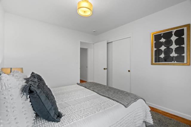 1425 Cedar Place, Los Altos CA: https://media.crmls.org/mediaz/90c74daa-e037-46db-bedf-ba5245b9604f.jpg