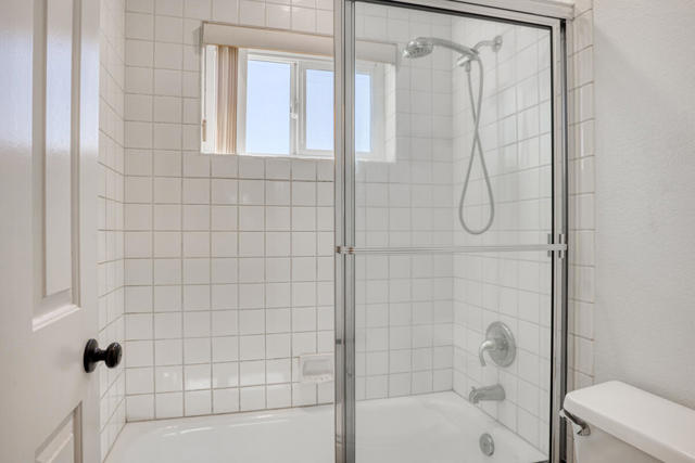 41950 Maryn Court, Palm Desert CA: https://media.crmls.org/mediaz/90c77558-efa9-4676-b75b-9d256bda1305.jpg