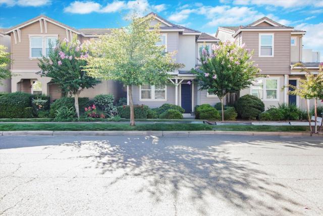 3927 Streamline Street, Sacramento CA: https://media.crmls.org/mediaz/90c83b93-21ba-4037-aa9f-42cb2ff5059d.jpg