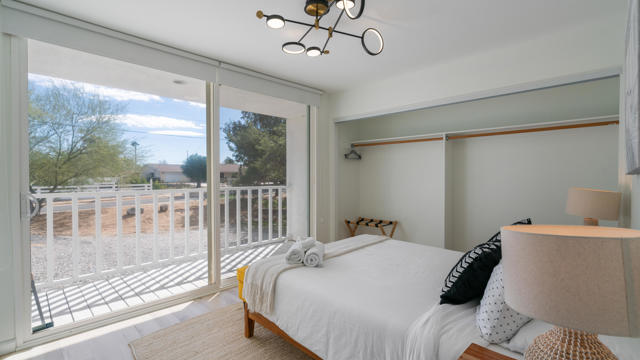 6946 Lennox Avenue, Yucca Valley CA: https://media.crmls.org/mediaz/90c84493-08ca-4d67-92fb-eb785c96cc26.jpg