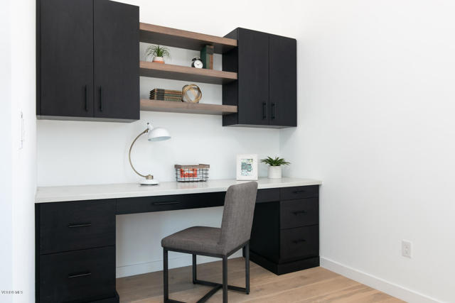 953 Colina Vista, Ventura CA: https://media.crmls.org/mediaz/90c86320-3443-4068-b182-509881acf7c0.jpg