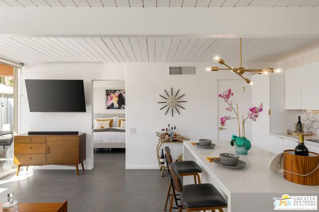 1111 E Palm Canyon Drive #307, Palm Springs, CA 92264