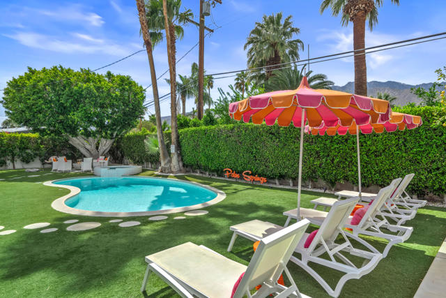 1115 Pasatiempo Road, Palm Springs CA: https://media.crmls.org/mediaz/90cad02f-9f81-4e33-a202-0c18b56022bf.jpg