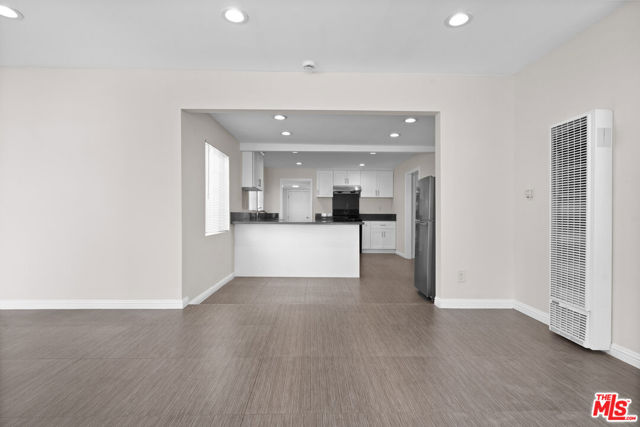 2900 Asbury Street, Los Angeles CA: https://media.crmls.org/mediaz/90caf881-1993-423e-899a-63bfc3134d7b.jpg