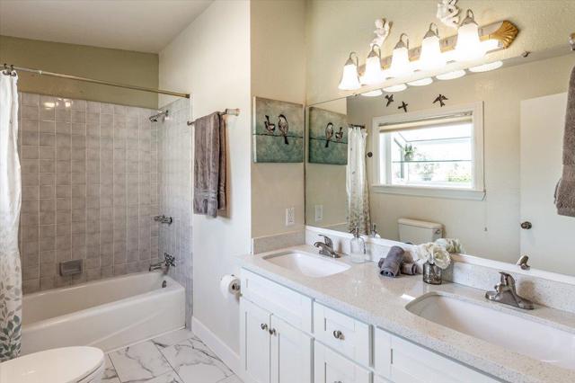 22187 Old Santa Cruz Highway, Los Gatos CA: https://media.crmls.org/mediaz/90cb0351-9c37-4be5-9db7-de244bd44afb.jpg