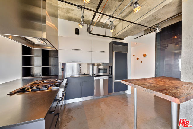 101 California Avenue, 1006 photo 6