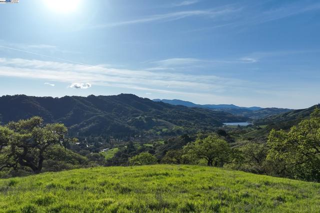 0 Oak Glen Ave, Morgan Hill CA: https://media.crmls.org/mediaz/90cbefc3-6a67-4272-9cf1-8a800be56786.jpg
