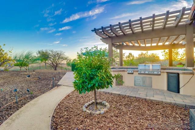 8457 Lower Scarborough, San Diego CA: https://media.crmls.org/mediaz/90cca11b-d9a8-448c-9915-8e3c26680cb4.jpg