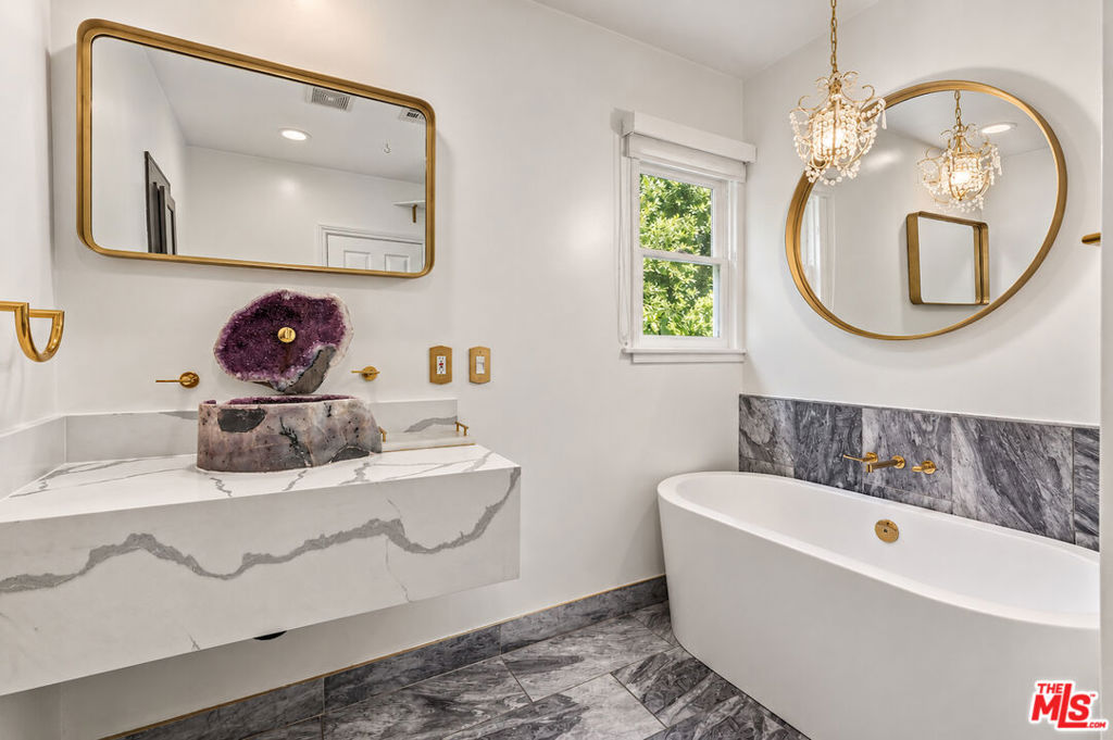 13016 Greenleaf Street — Traditional