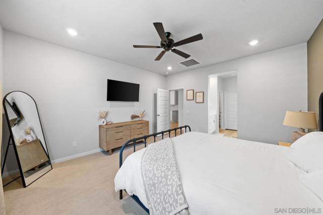 28315 Farm Creek Way, Valley Center CA: https://media.crmls.org/mediaz/90cd6844-bf66-48e8-964f-f02e79b42640.jpg