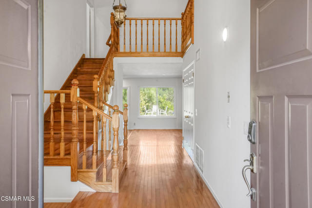 27802 Via Amistosa, Agoura Hills CA: https://media.crmls.org/mediaz/90ce2c1b-b728-4870-a4df-ab44488a39eb.jpg
