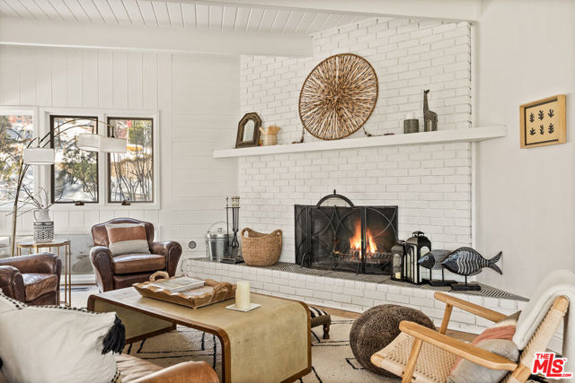 28277 Arbon Lane, Lake Arrowhead CA: https://media.crmls.org/mediaz/90ce7924-ce32-4ce5-966b-b27e32be484f.jpg