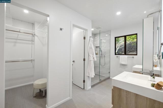 4104 El Nido Ranch Rd, Lafayette CA: https://media.crmls.org/mediaz/90ceca8f-6392-46ab-95dc-e8149f4bc99a.jpg