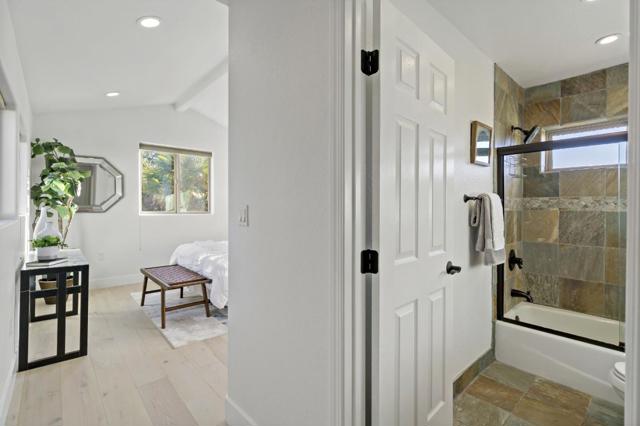 303 Lakeview Way, Redwood City CA: https://media.crmls.org/mediaz/90cee69e-3097-4091-8368-46fa51a4058a.jpg