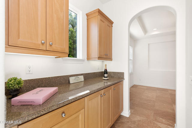 13290 Red Bird Court, Moorpark CA: https://media.crmls.org/mediaz/90cf1807-2da3-4573-8ead-e02a73d714d8.jpg