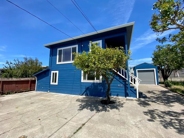 1076 Grand Avenue, South San Francisco CA: https://media.crmls.org/mediaz/90d087f8-0bb4-4097-af3c-51644b9b78e5.jpg