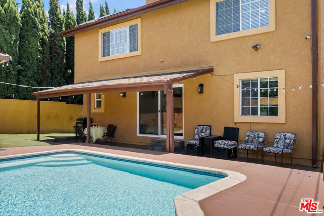 5183 Obama Boulevard, Los Angeles CA: https://media.crmls.org/mediaz/90d0f7ab-d552-4d4b-8201-9431f00a5b43.jpg