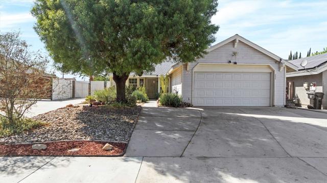 Detail Gallery Image 2 of 32 For 235 Mosport St, Hemet,  CA 92544 - 3 Beds | 2 Baths