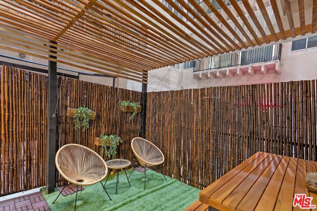 312 W 5th Street, Los Angeles CA: https://media.crmls.org/mediaz/90d17621-333d-4a8f-9f3a-39f0fdf906c3.jpg