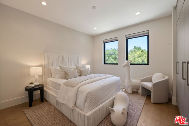 4299 Elmer Avenue, Studio City CA: https://media.crmls.org/mediaz/90d1d499-b69b-4171-a5aa-da015d7a0190.jpg