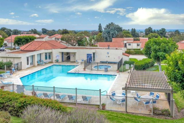 Detail Gallery Image 1 of 1 For 908 Caminito Madrigal St #G,  Carlsbad,  CA 92011 - 2 Beds | 2 Baths