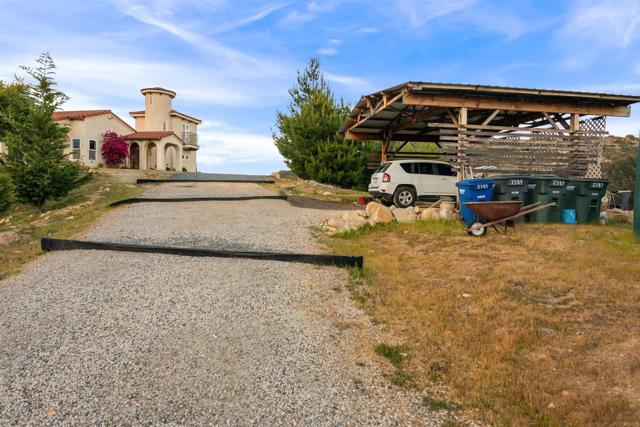 2389 Eric Road, Fallbrook CA: https://media.crmls.org/mediaz/90d40465-3fbb-45a5-9b95-a2533318484b.jpg