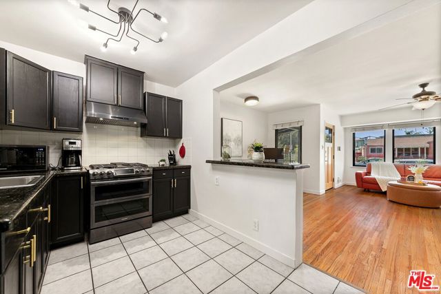 2342 S Garth Avenue, Los Angeles CA: https://media.crmls.org/mediaz/90d4ee9f-9e90-4d91-bf62-f089dd7fe42e.jpg