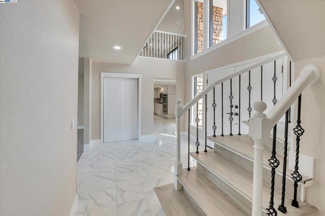 Image 14 of 60 For 4280 Hillview Dr