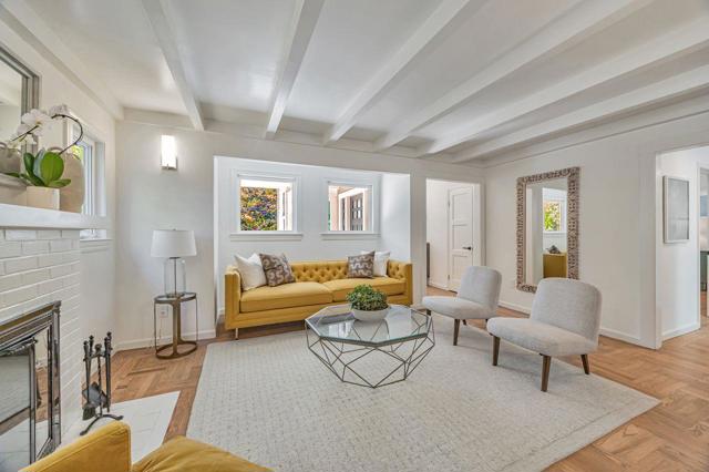 371 Jeter Street, Redwood City CA: https://media.crmls.org/mediaz/90d571ad-79e6-4965-880e-3f82b246e89d.jpg