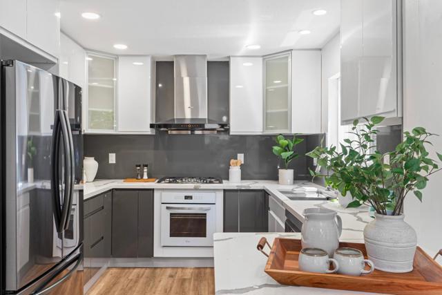 766 Nash Avenue, Menlo Park CA: https://media.crmls.org/mediaz/90d5cc71-9644-46b3-92d3-38bdc2aaea68.jpg