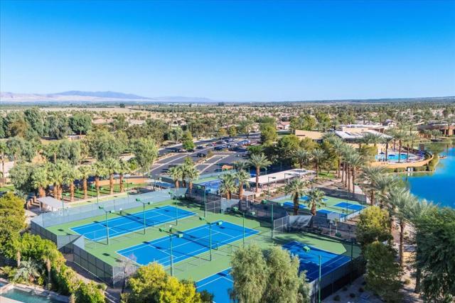 81485 Golden Poppy Way, La Quinta CA: https://media.crmls.org/mediaz/90d5f0fd-0b9e-46e1-9586-be887c6cf5a2.jpg