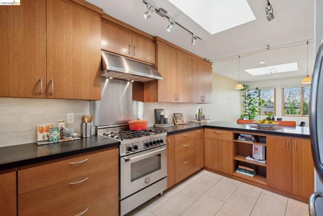 Image 19 of 60 For 1260 63rd St.