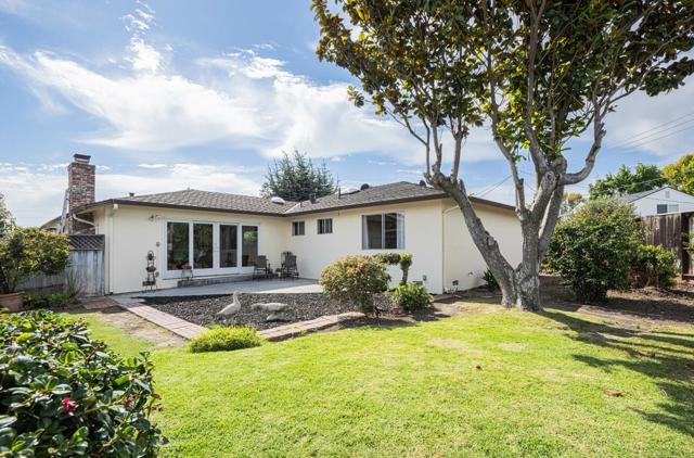 17 San Marcos Court, Salinas CA: https://media.crmls.org/mediaz/90d67b4d-395f-4f16-9935-7ba89aa3b22f.jpg
