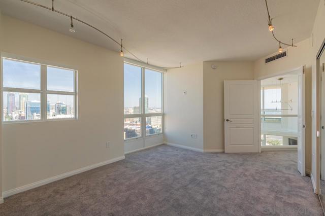 510 1st Ave, San Diego CA: https://media.crmls.org/mediaz/90d6d844-9843-47f2-af4c-c89eb2feda41.jpg
